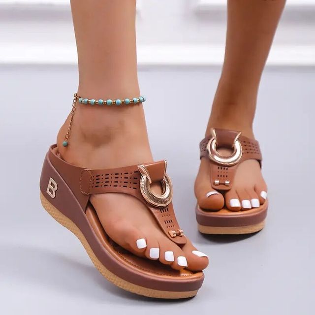 DE LORA SANDALEN